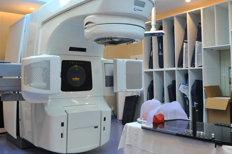 Wearing an radiotherapy mask & How a radiotherapy mask made